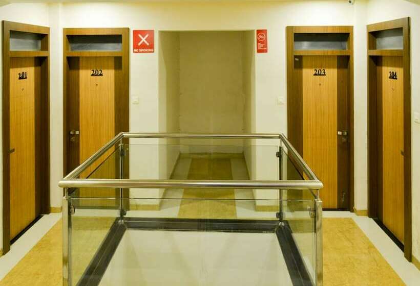 בית מלון כפרי Midtown Inn