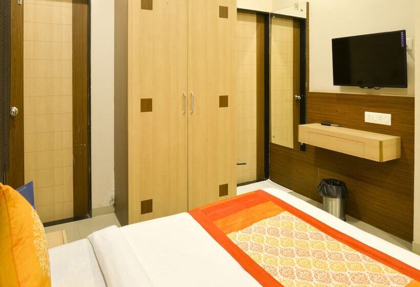 בית מלון כפרי Midtown Inn