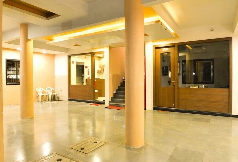 בית מלון כפרי Midtown Inn