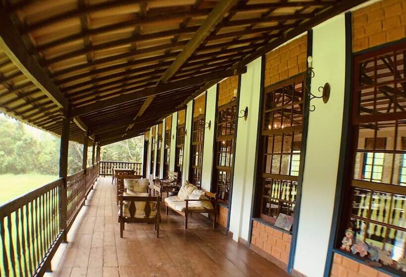 Отель Pousada Candonga Da Serra