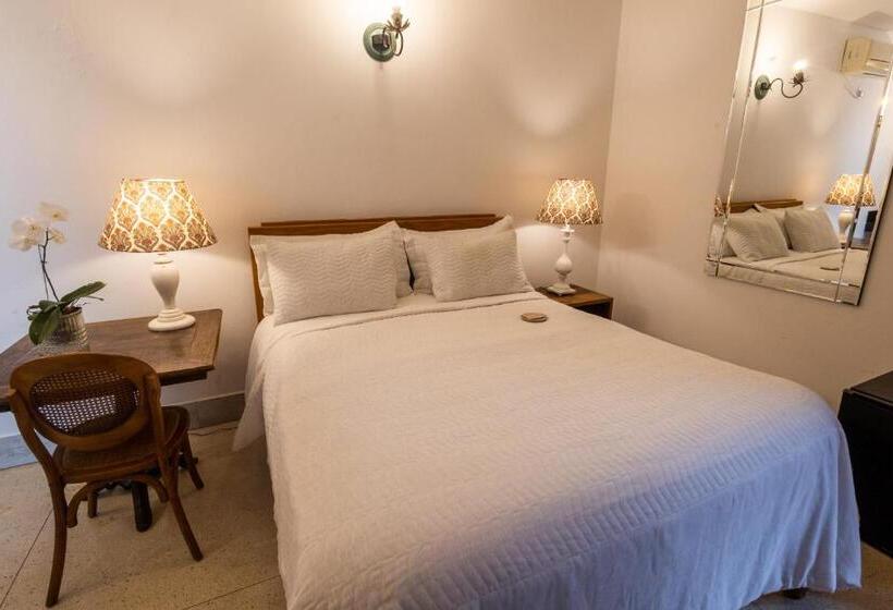 Отель Pousada Pequena Tiradentes