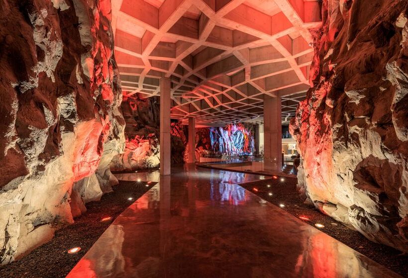 ホテル Royal Hideaway Corales Suites