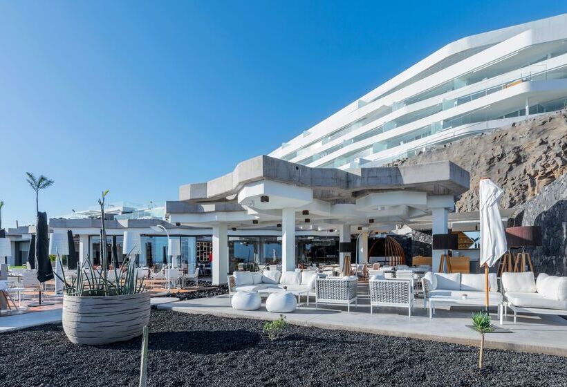 ホテル Royal Hideaway Corales Suites