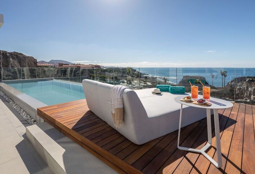 ホテル Royal Hideaway Corales Suites