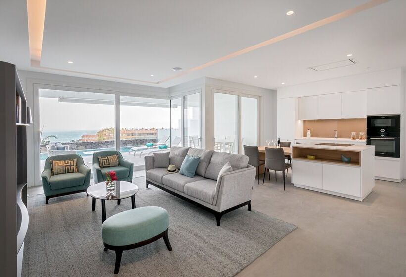 ホテル Royal Hideaway Corales Suites