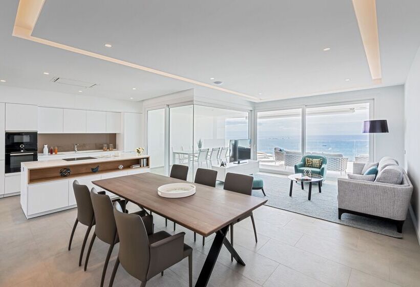 ホテル Royal Hideaway Corales Suites