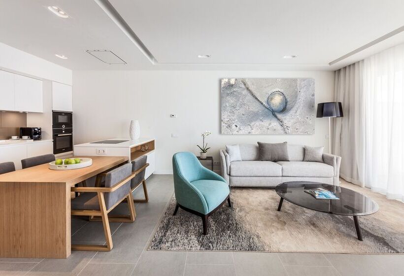 ホテル Royal Hideaway Corales Suites