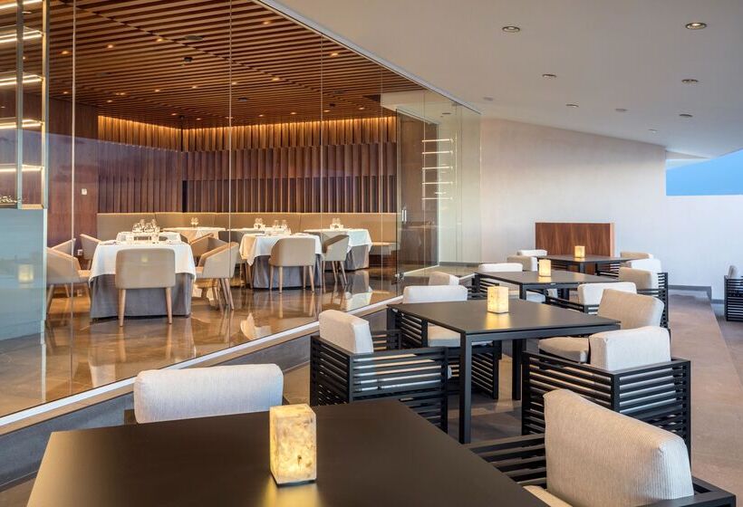 ホテル Royal Hideaway Corales Suites