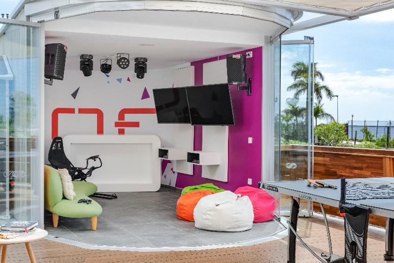 ホテル Royal Hideaway Corales Suites