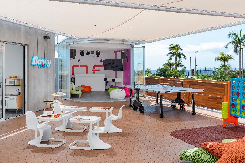 ホテル Royal Hideaway Corales Suites