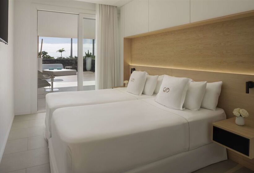 ホテル Royal Hideaway Corales Suites