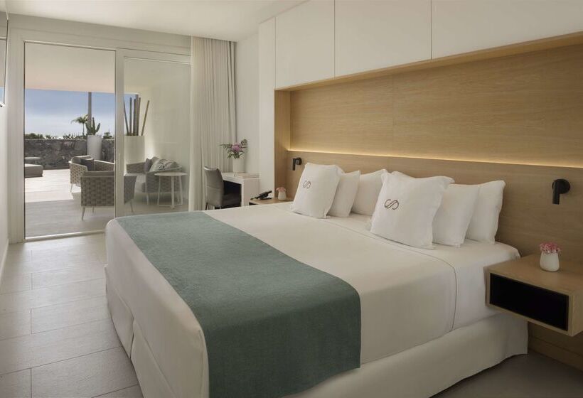 ホテル Royal Hideaway Corales Suites