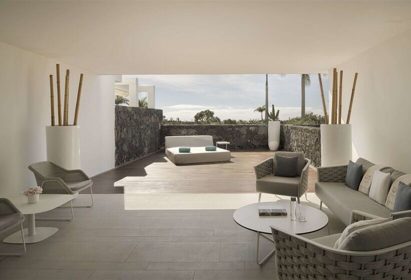 ホテル Royal Hideaway Corales Suites