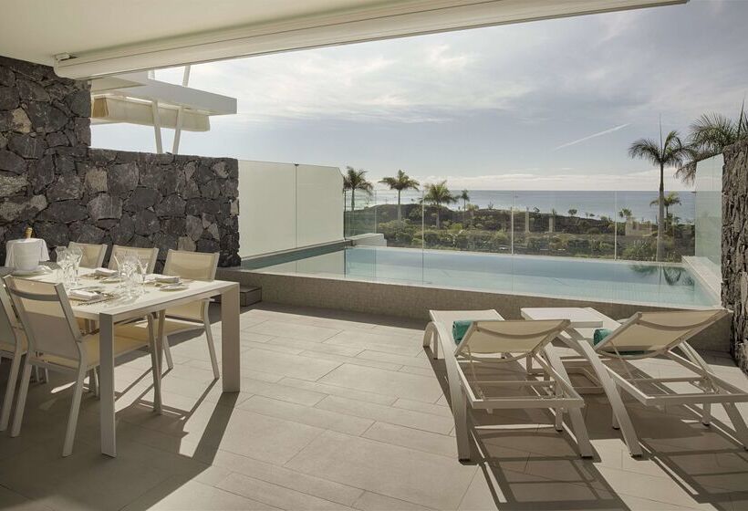 ホテル Royal Hideaway Corales Suites