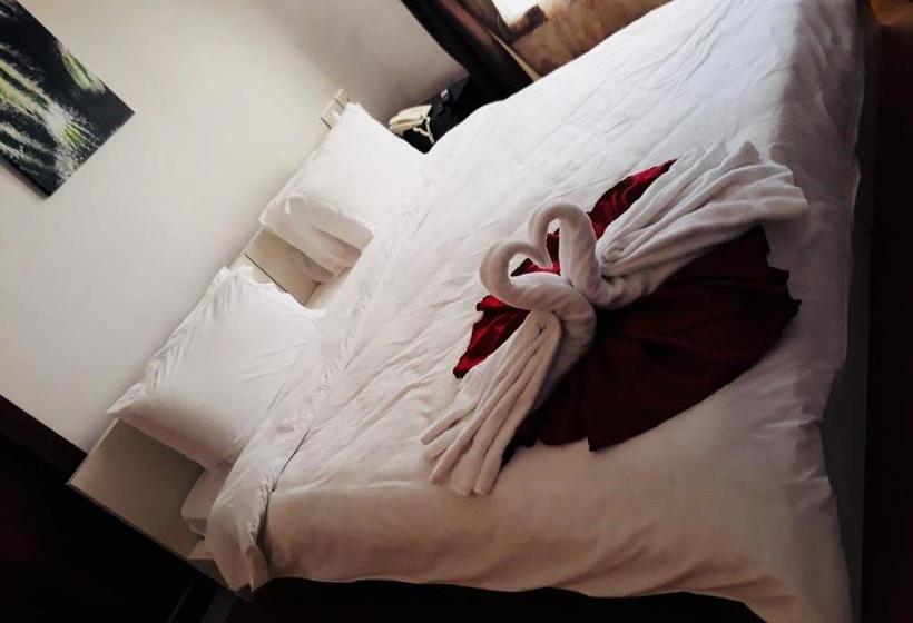 هتل Safari House Suite