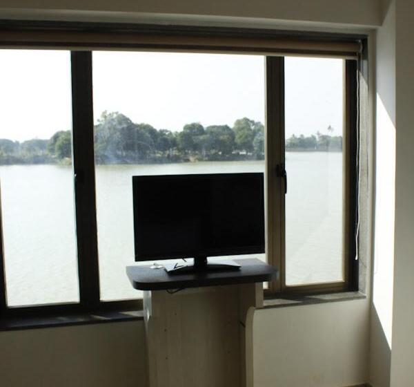 ホテル Shiv Lake Bhuj