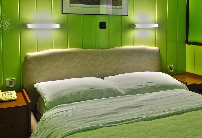 هتل Tasino Cesmice