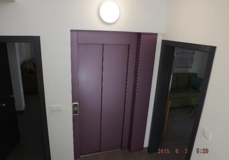 ホテル The Blue Corner Apartments