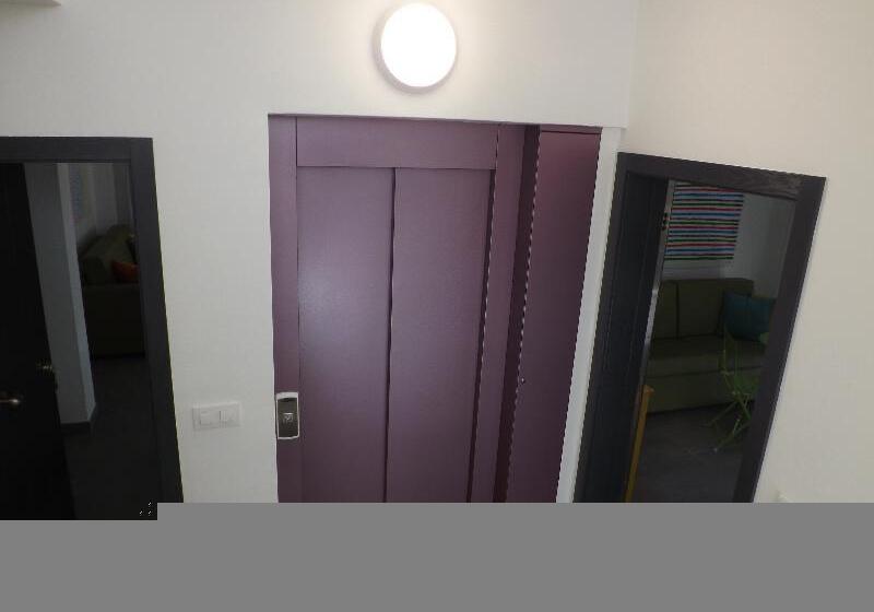 ホテル The Blue Corner Apartments