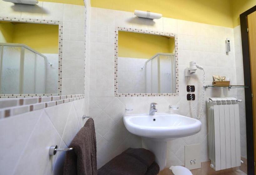 בית מלון כפרי Veduta Dell'adamello