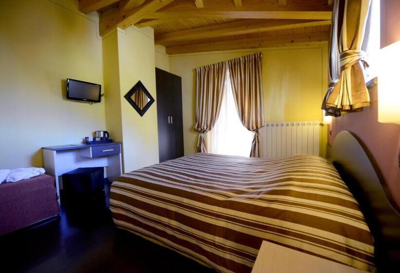 בית מלון כפרי Veduta Dell'adamello