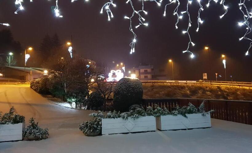 בית מלון כפרי Veduta Dell'adamello