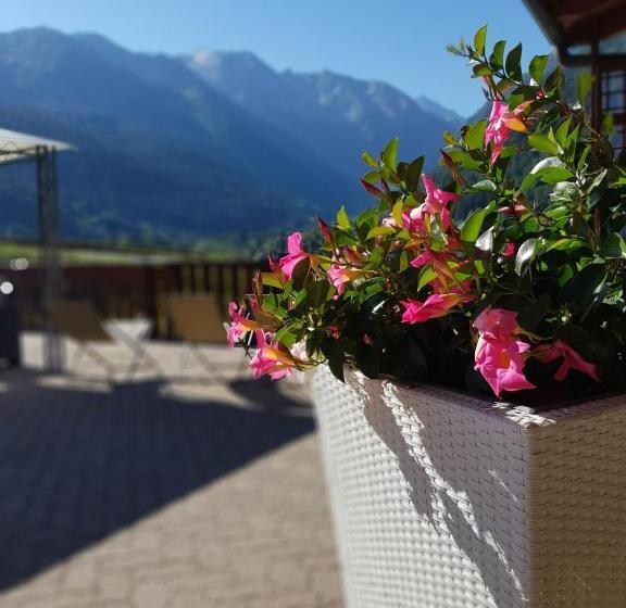 בית מלון כפרי Veduta Dell'adamello