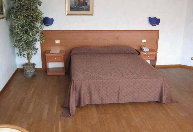 ホテル Villa D'evoli