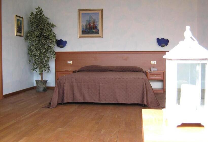 ホテル Villa D'evoli