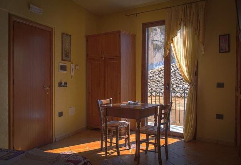 Marchese Sant Andrea B&b