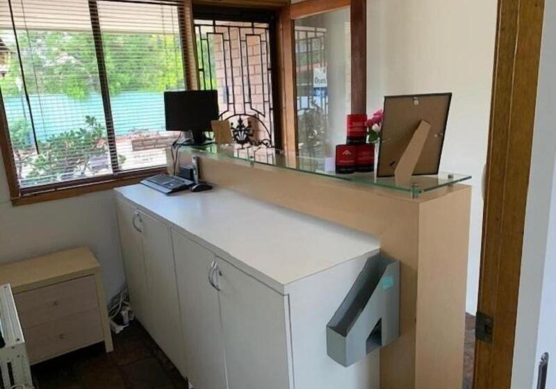 מוטל Muswellbrook Motor Inn