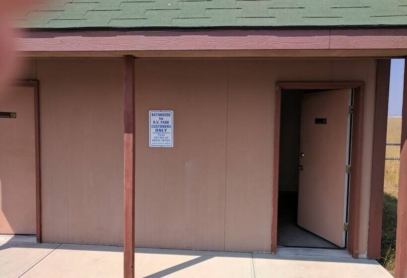 فندق على الطريق Travelodge By Wyndham Three Forks