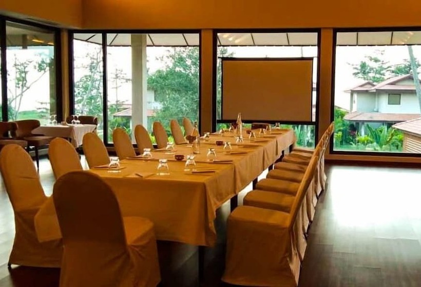 リゾートホテル Niraamaya Wellness Retreats Backwaters And Beyond Kumarakom