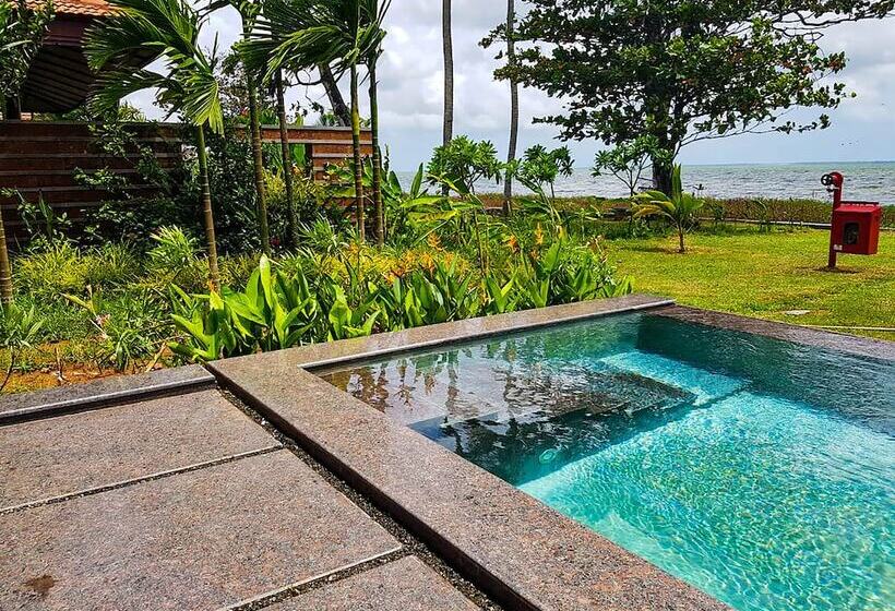 リゾートホテル Niraamaya Wellness Retreats Backwaters And Beyond Kumarakom