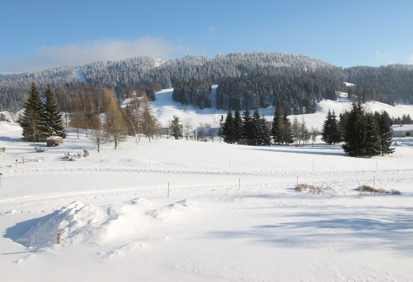 Курорт Village Vacances Station Les Rousses