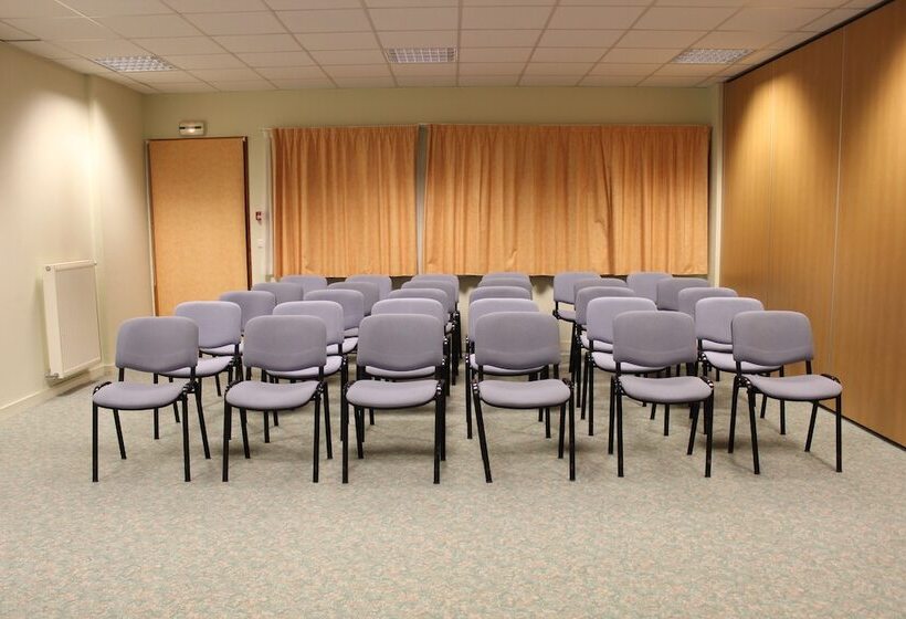 Курорт Village Vacances Station Les Rousses