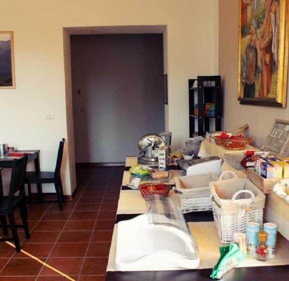 Villa Gherardi   B&b E Hostel