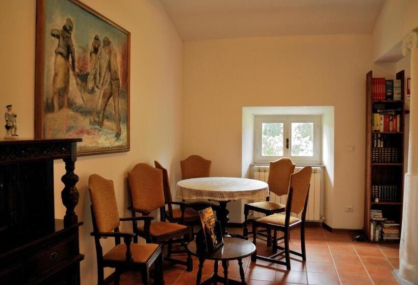 Villa Gherardi   B&b E Hostel