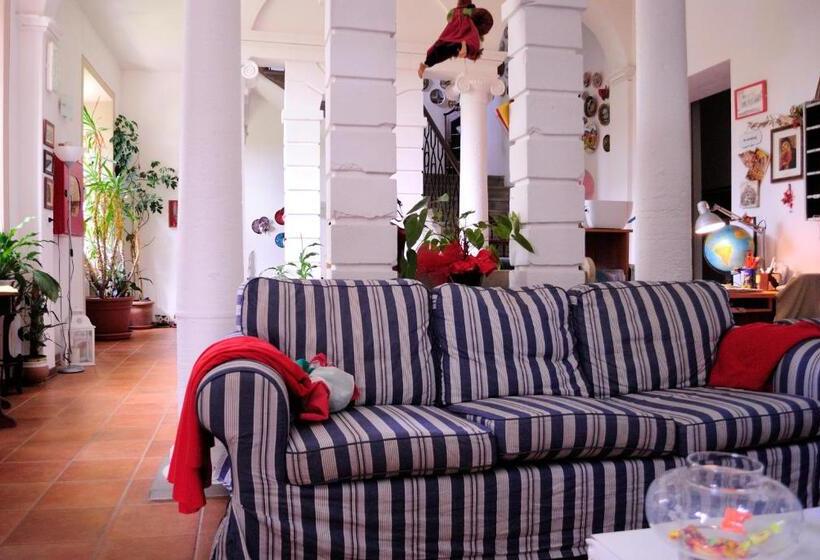 Villa Gherardi   B&b E Hostel