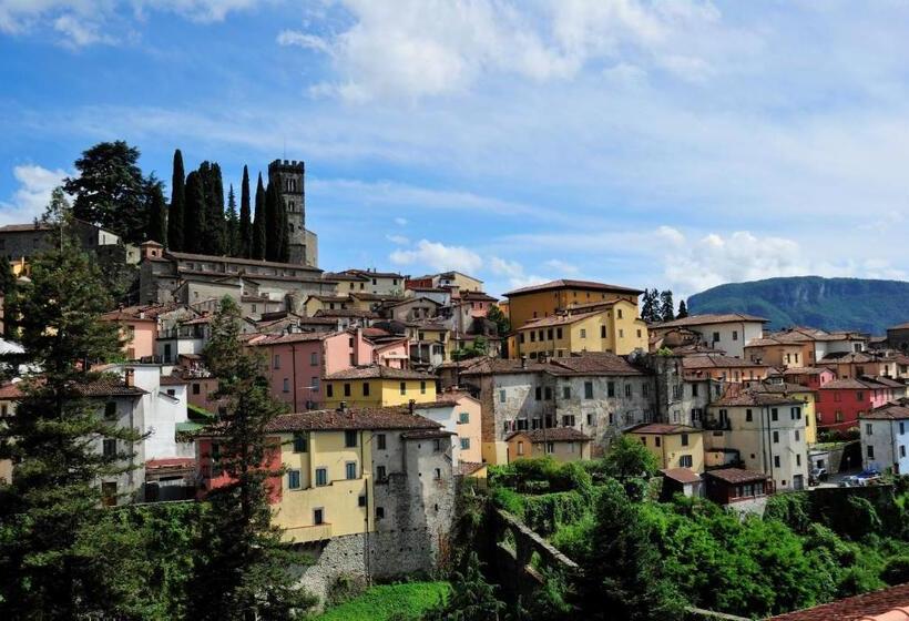 Villa Gherardi   B&b E Hostel