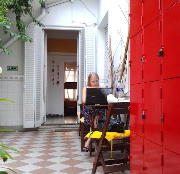 هاستل La Casa Del Girasol Residencia Universitaria