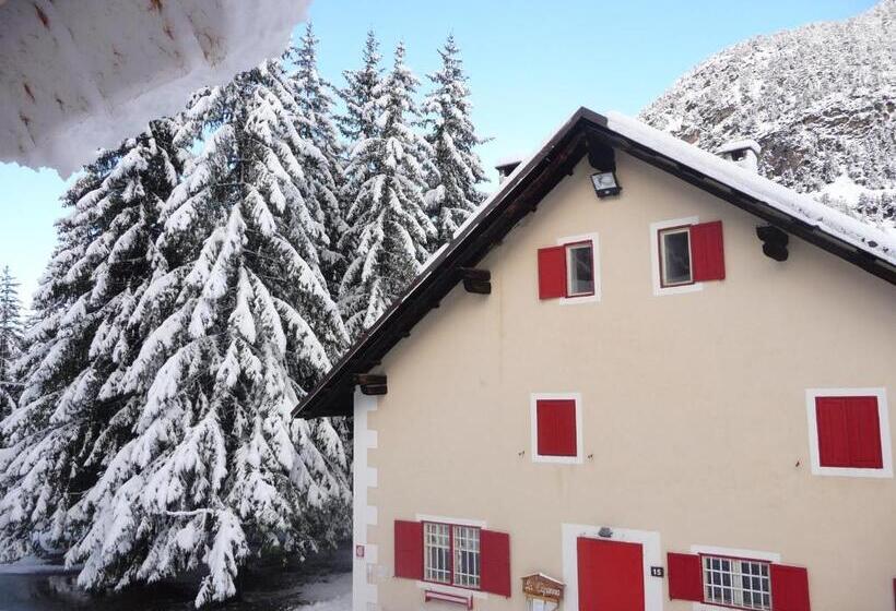 Общежитие Rifugio La Capanna