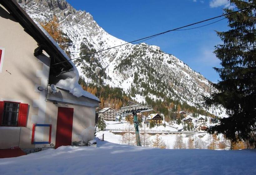 Общежитие Rifugio La Capanna