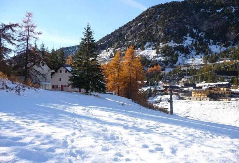 Общежитие Rifugio La Capanna