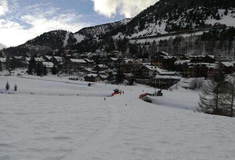 Общежитие Rifugio La Capanna