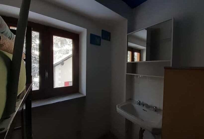 Общежитие Rifugio La Capanna