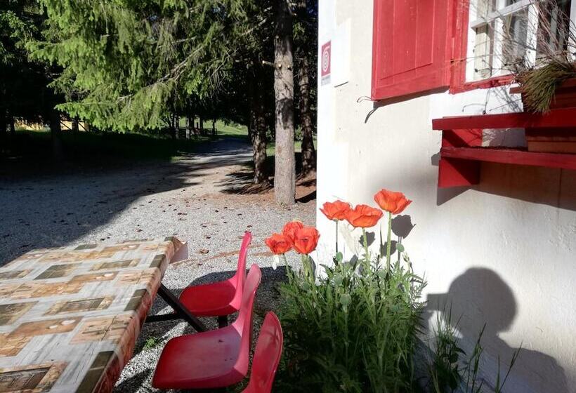 Общежитие Rifugio La Capanna