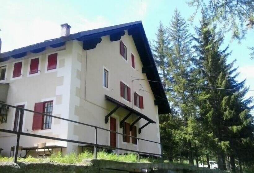 Общежитие Rifugio La Capanna