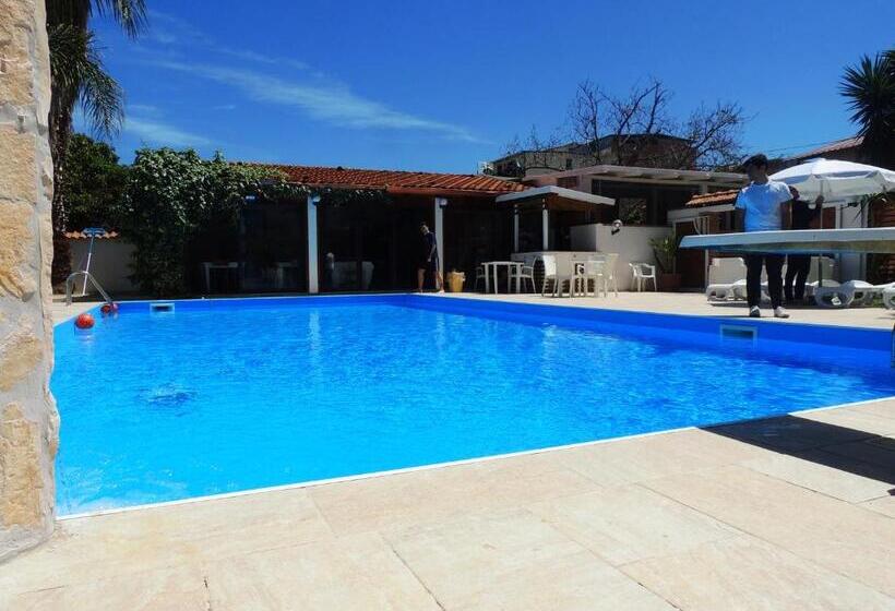 All'ombra Del Noce B&b