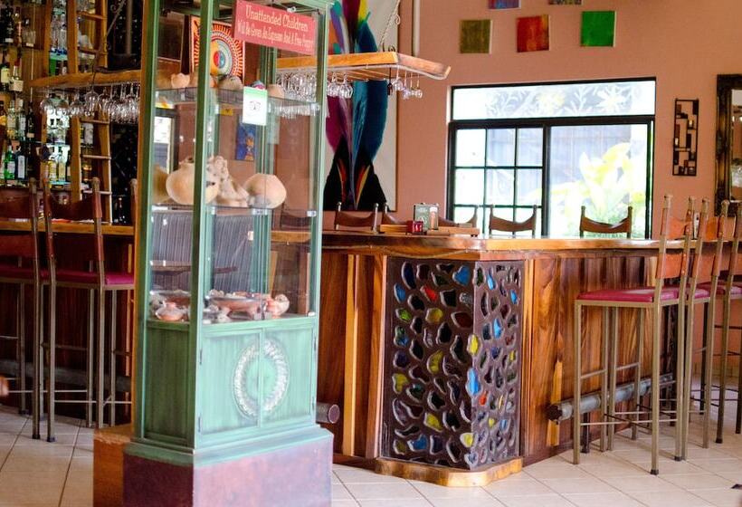 مبيت وإفطار Gingerbread Hotel And Restaurant